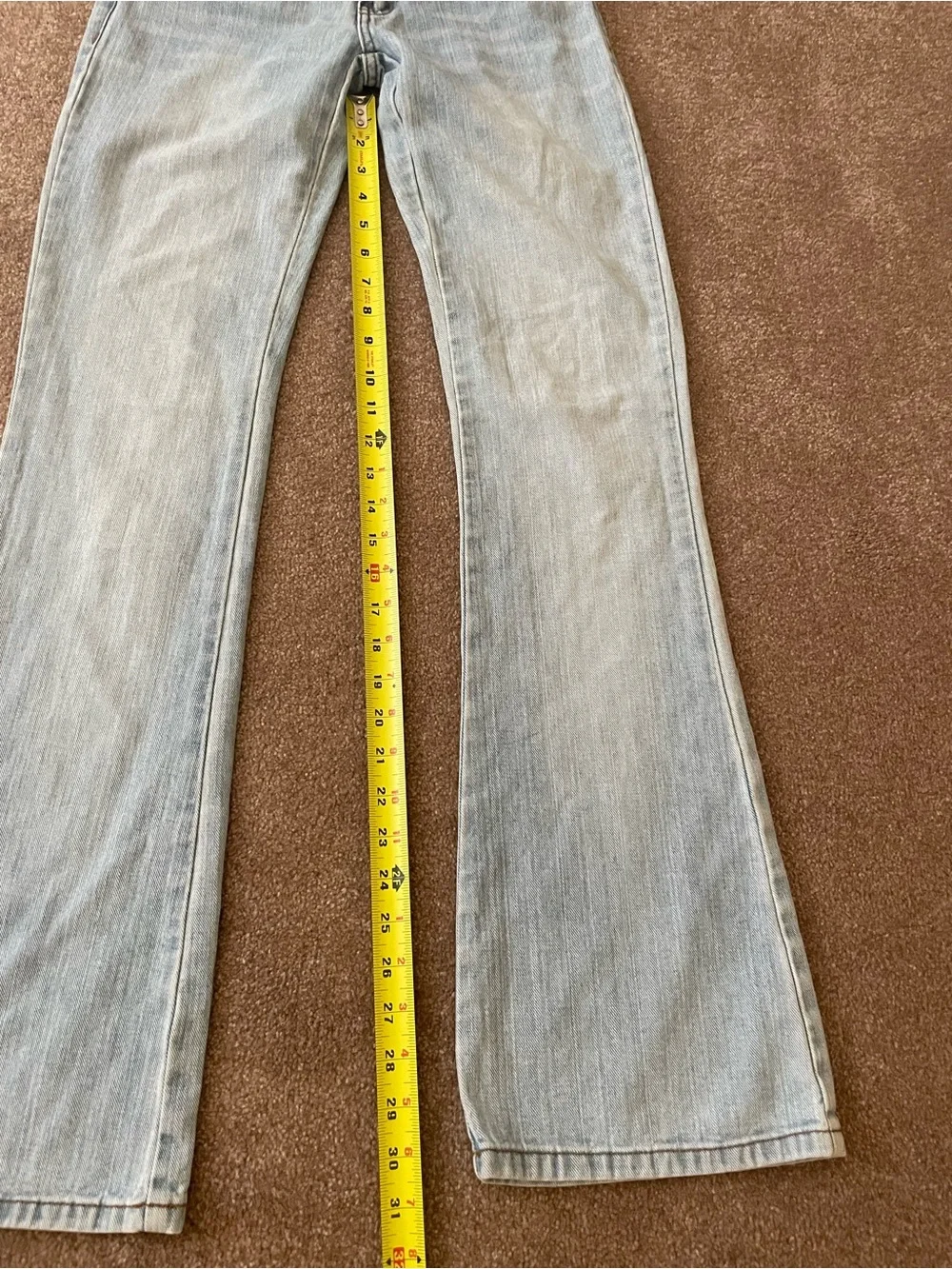 Jennifer Lopez low rise, bootcut  Light Wash vintage Flare Jeans